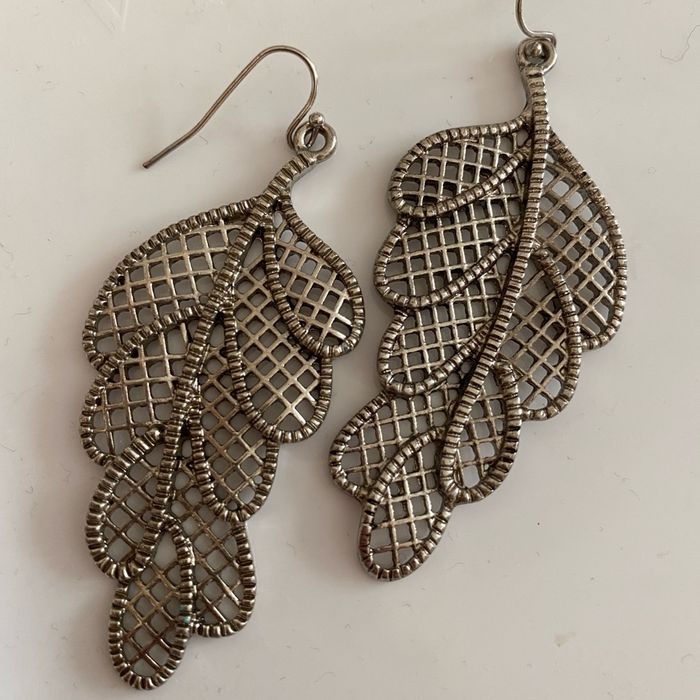 Beautiful silver leaf drop dangle earrings